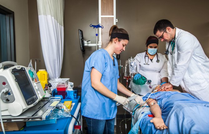 Premières de classe à l’examen professionnel de l’Ordre des infirmières et infirmiers du Québec