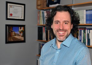 Étienne St-Jean, professeur au Département de management et titulaire de la Chaire de recherche UQTR sur la carrière entrepreneuriale.