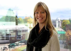 Caroline Poulin est professeure au Département de chiropratique de l'UQTR