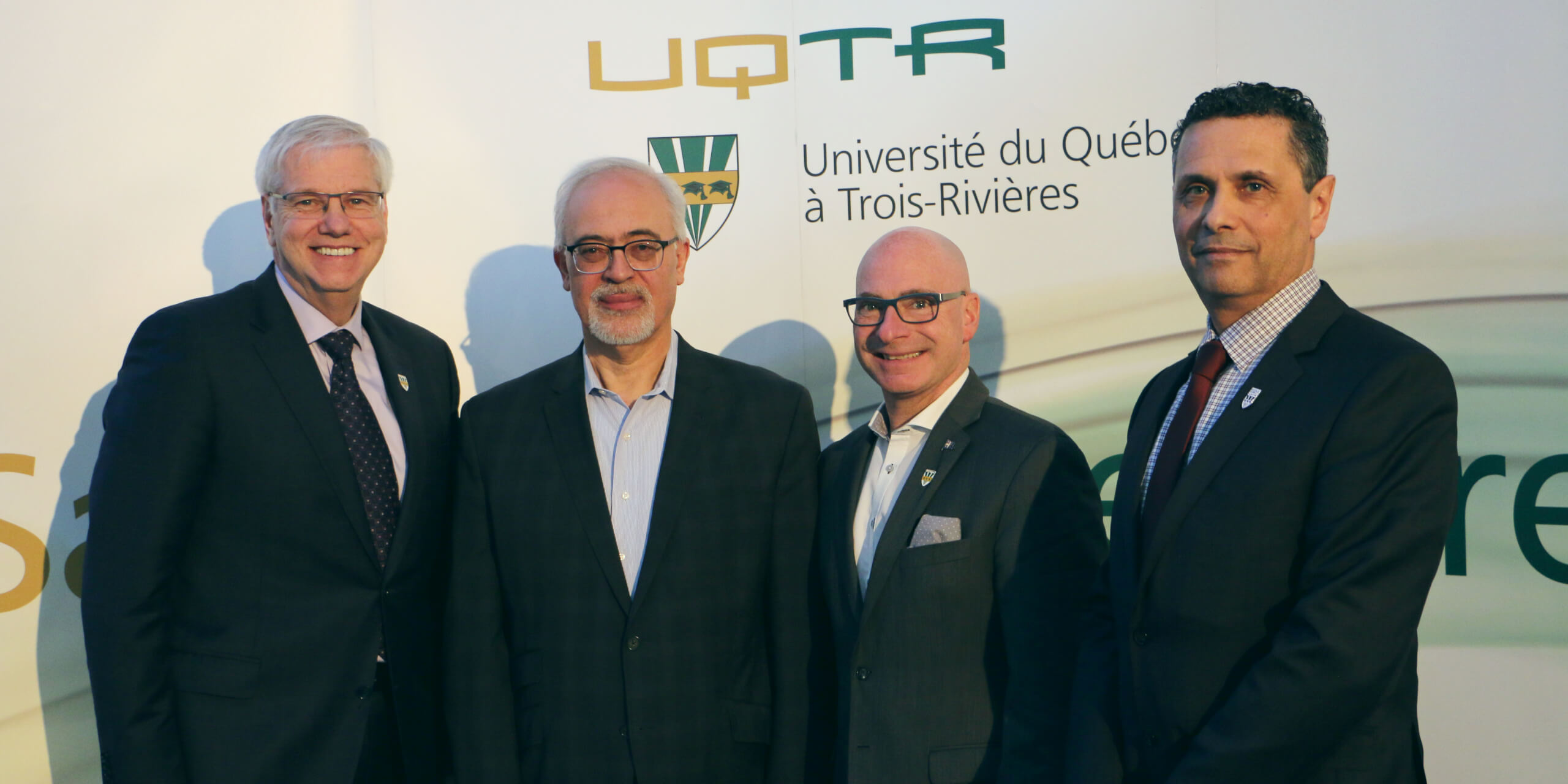 Le ministre Leitão rencontre les étudiants