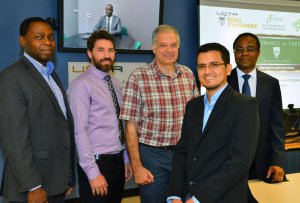 M. Sousso Kelouwani (professeur, UQTR), M. François Nougarou (professeur, UQTR), M. Roland P. Malhamé (professeur, École polytechnique de Montréal), M. Nilson Henao (étudiant) et M. Kodjo Agbossou (professeur, UQTR). Absent au moment de la photo mais évaluateur de la thèse : M. Brayima Dakyo (professeur, Université Le Havre Normandie).