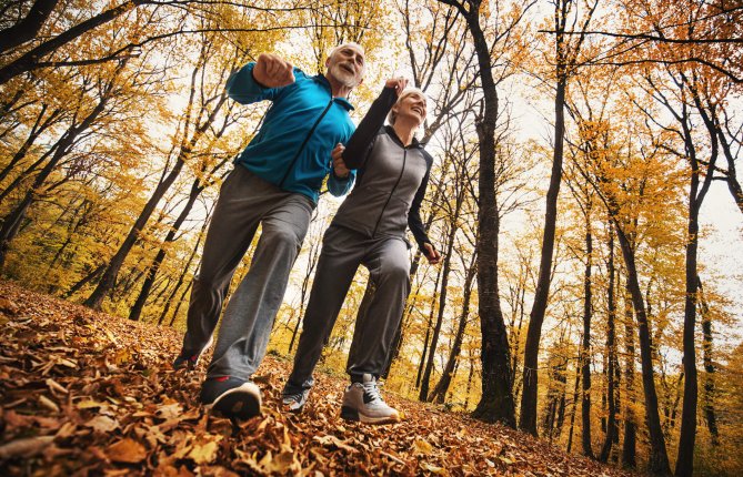 Être physiquement actif aide à prévenir le cancer