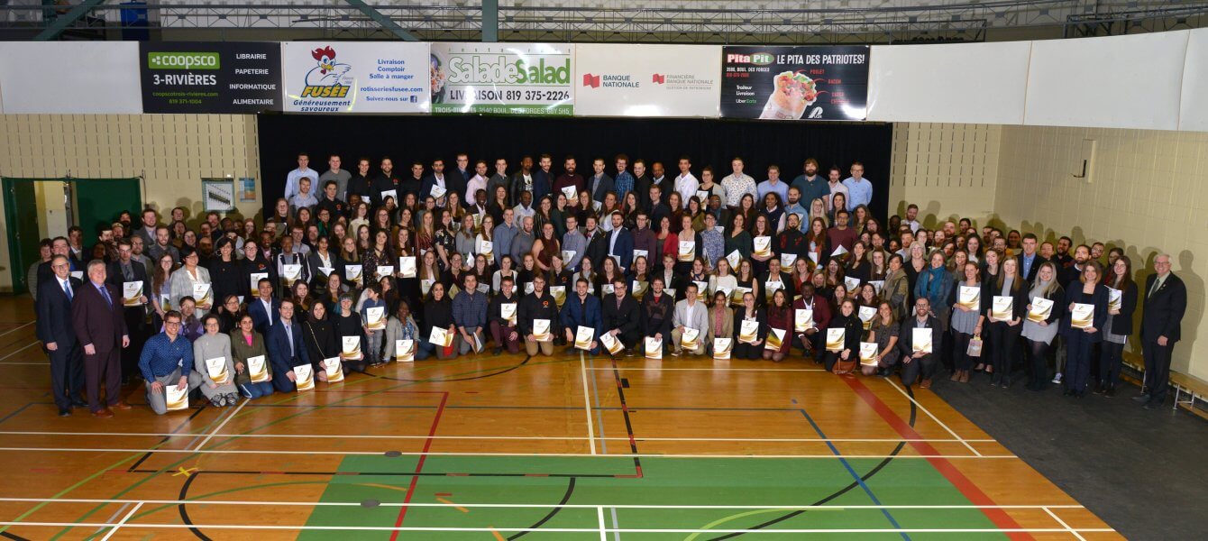 De nombreux heureux lors de la cérémonie de remise de bourses de la Fondation de l’UQTR