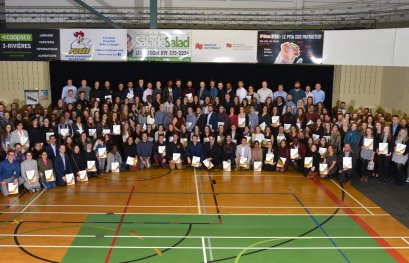 De nombreux heureux lors de la cérémonie de remise de bourses de la Fondation de l'UQTR