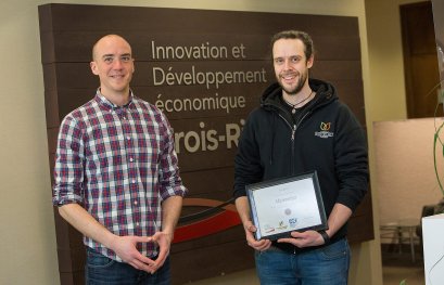 Des étudiants de l'UQTR reçoivent une bourse entrepreneuriale