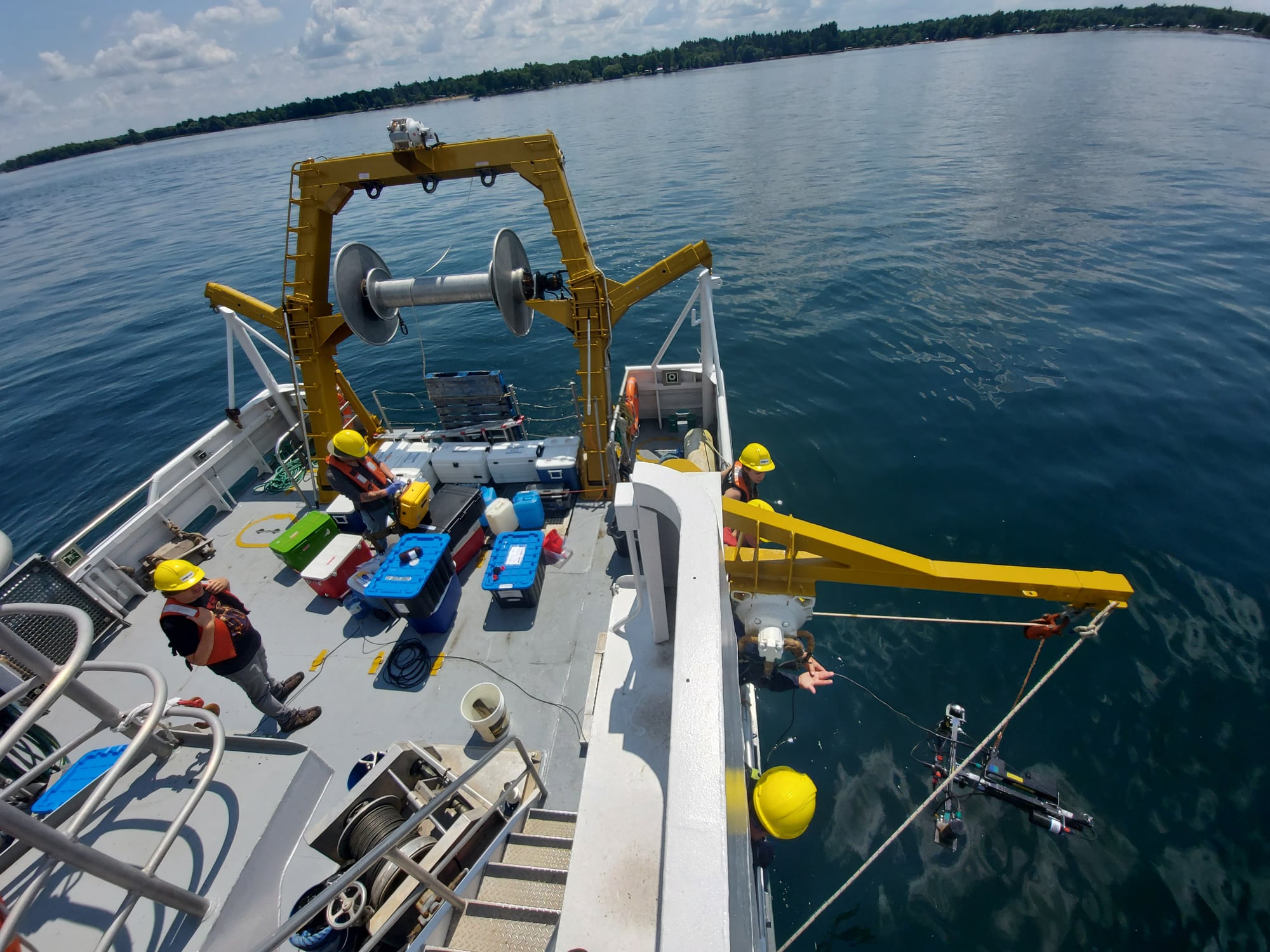 Mission du navire de recherche Lampsilis: des scientifiques recueillent de nouvelles données sur le fleuve Saint-Laurent