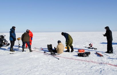 Recherches hivernales sur le lac Saint-Pierre: étudier les liens entre glace, plantes aquatiques et inondations