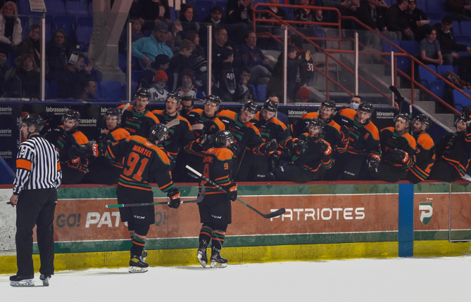 Les Patriotes ont complètement dominé les Ridgebacks, direction finale de l’Est contre les Redbirds de McGill