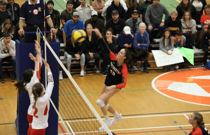 Volleyball: revers en lever de rideau