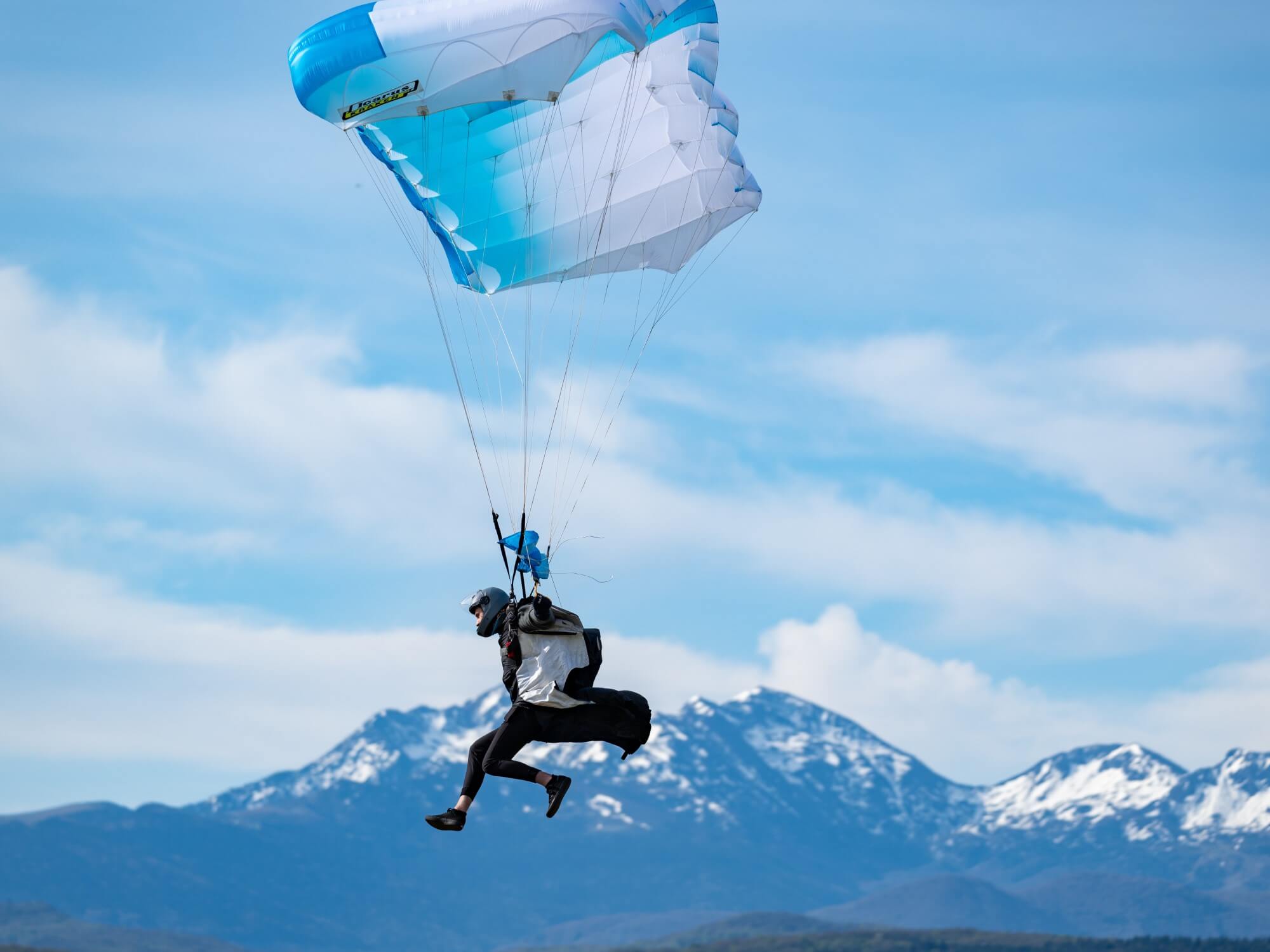 Développer la recherche sur le parachutisme grâce à de nouveaux partenariats européens