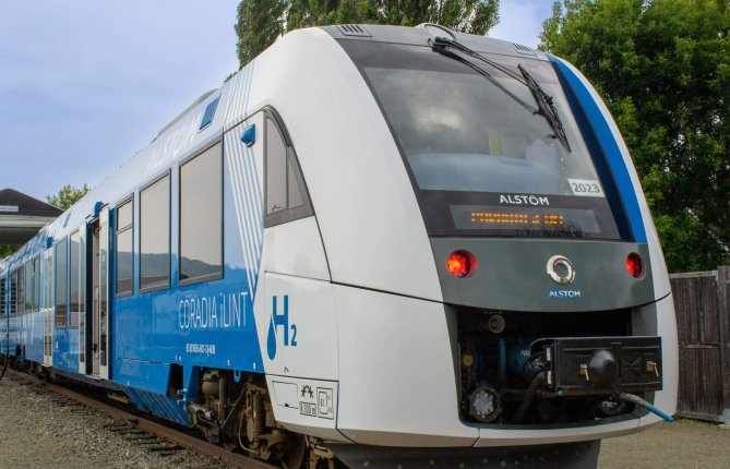 Faire Québec–Baie-Saint-Paul à bord du train à hydrogène