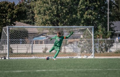 L'effectif masculin de soccer fait un pas de plus vers les séries, les féminines tirent un trait