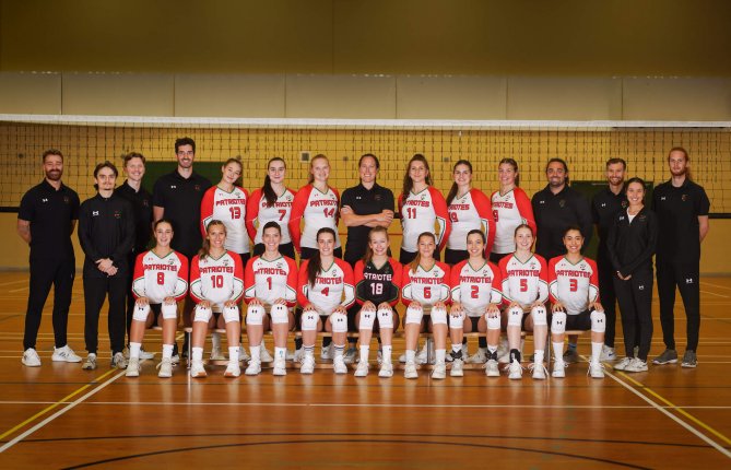 L'équipe de volleyball prête à briller pour son premier match à domicile!