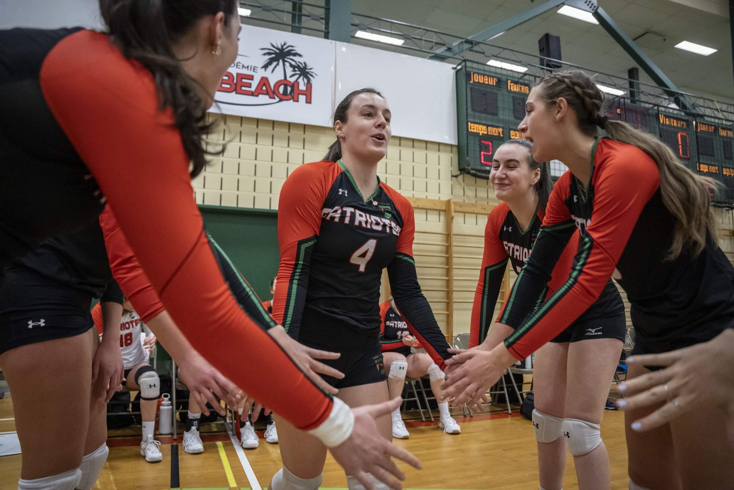 La formation de volleyball des Patriotes termine sa saison à domicile en beauté!