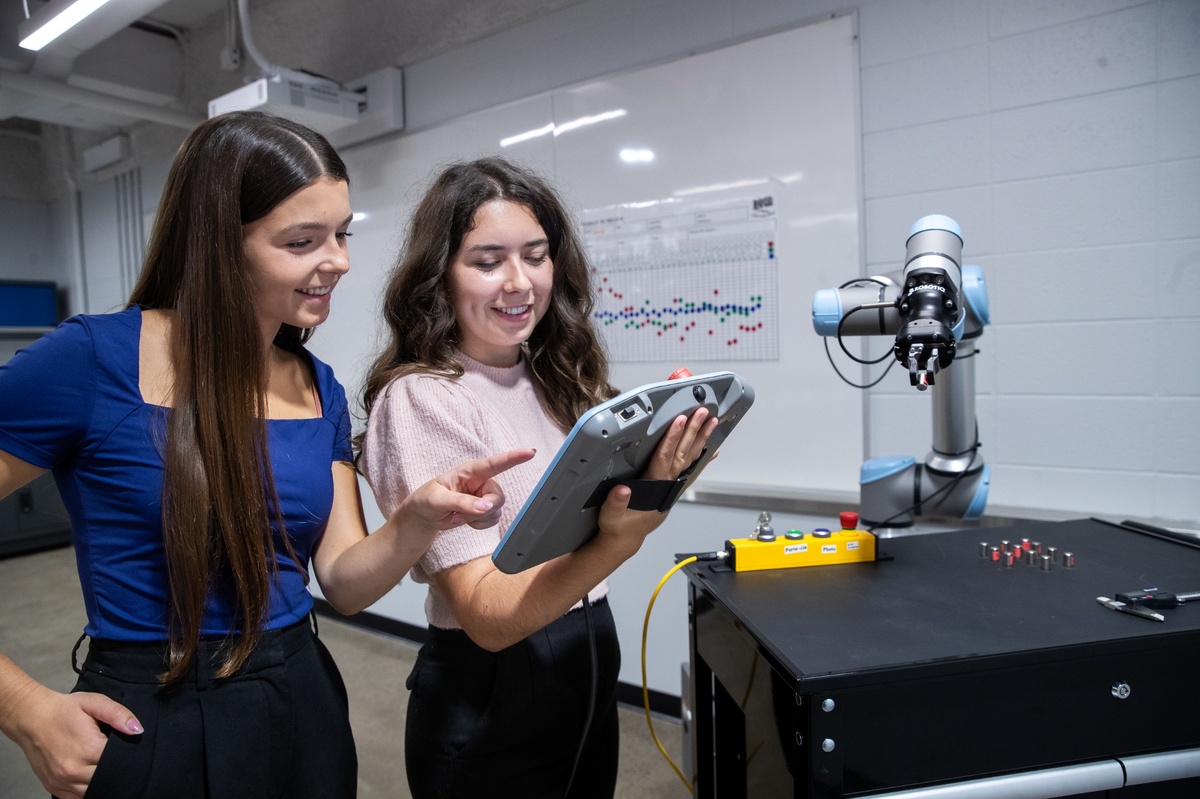 Mme ITR : un comité pour inspirer la relève féminine en génie