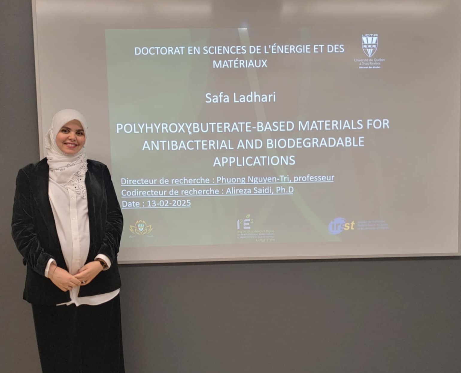 Matériaux à base de polyhydroxybutérate pour des applications antibactériennes et biodégradables