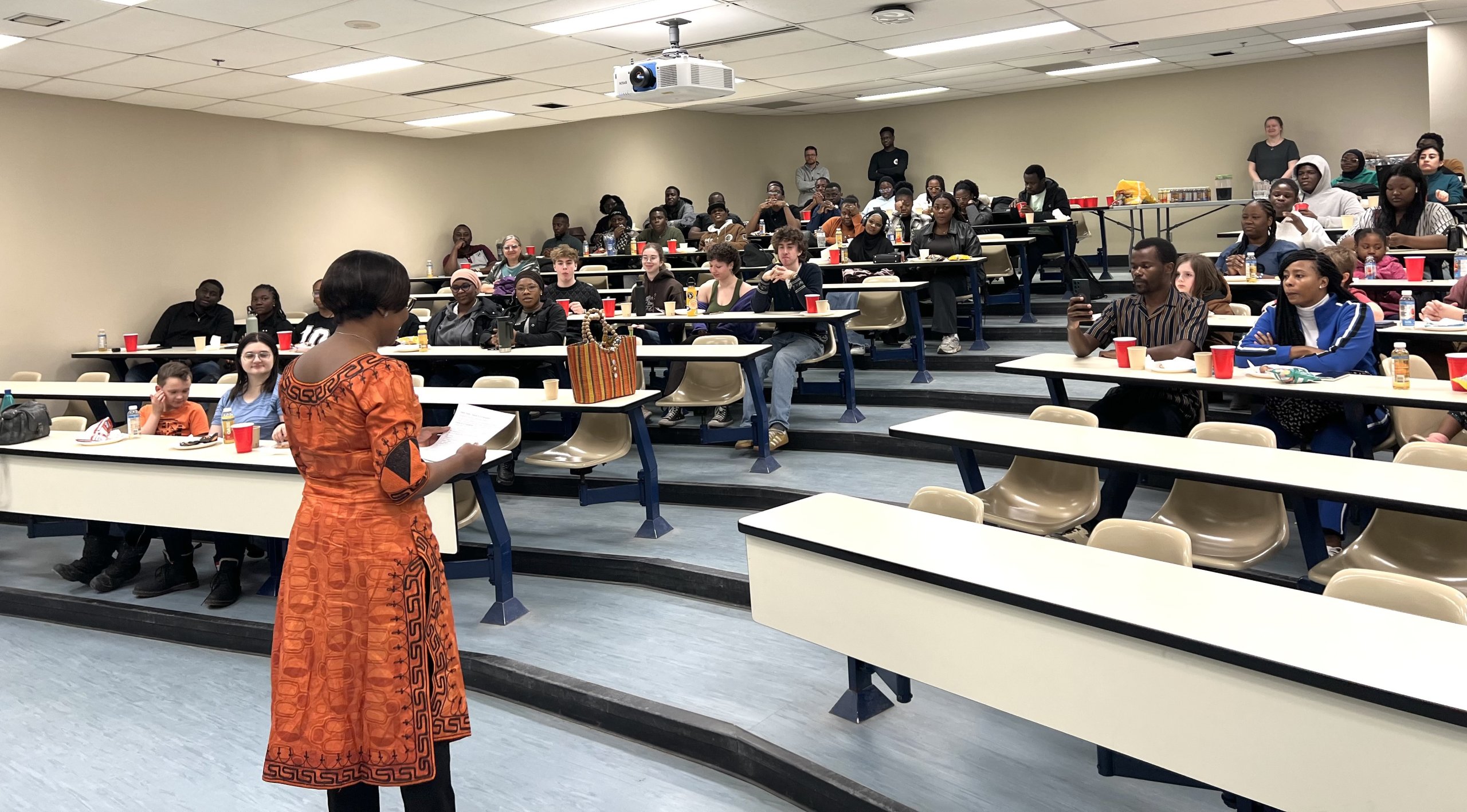 Plus d’une centaine de personnes célèbrent la Francophonie avec l’EIF à l’UQTR